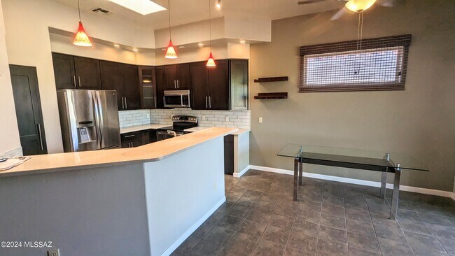 Building Photo - 5245 N Sterling Springs Dr