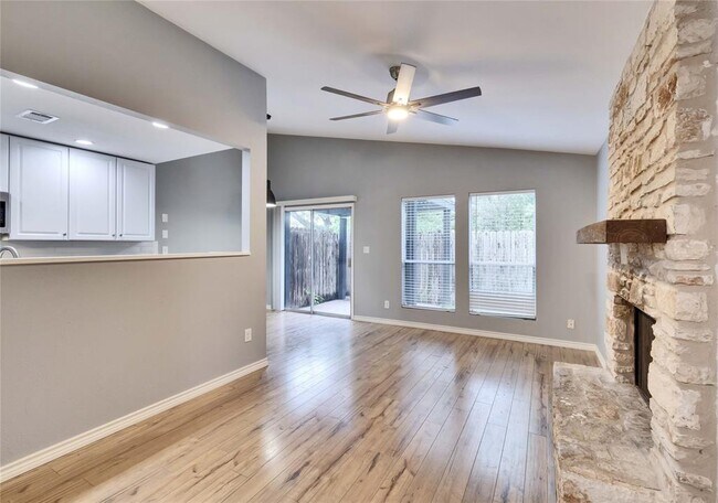 Foto del edificio - 2305 Singletree Ave