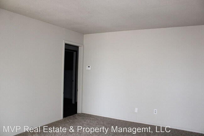Foto del edificio - 2 br, 1 bath House - 4030 Parkwoods Ln