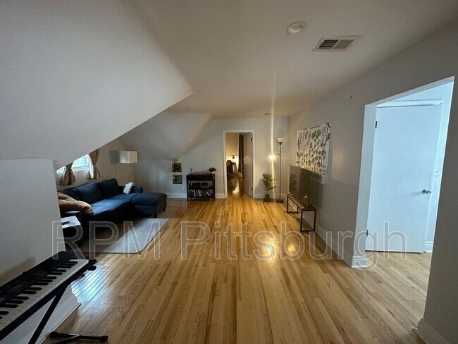 Foto del edificio - 5619 E Liberty Blvd