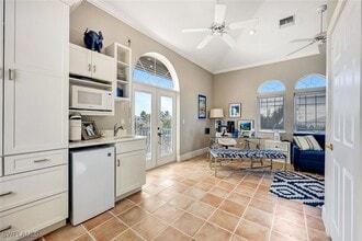 Building Photo - 911 Giralda Ct