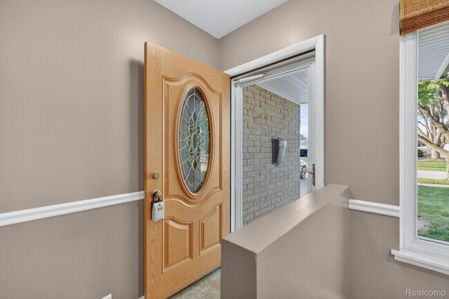 Building Photo - 11223 Hemlock Dr