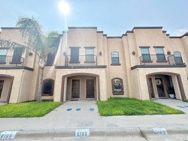 Foto del edificio - 8216 Casa Verde Rd