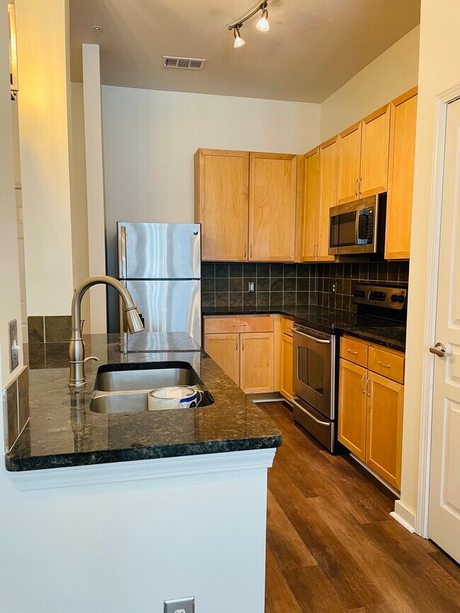 Building Photo - 3000 Vanderbilt Pl