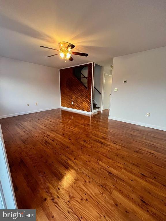 Building Photo - 30 Waldeck Ct