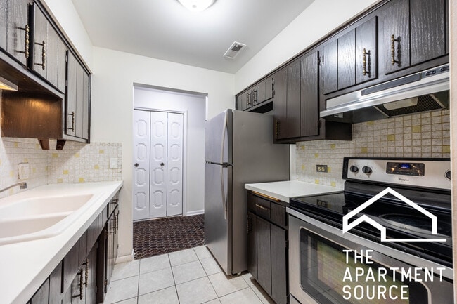 Foto del edificio - 2300 N Harlem Ave