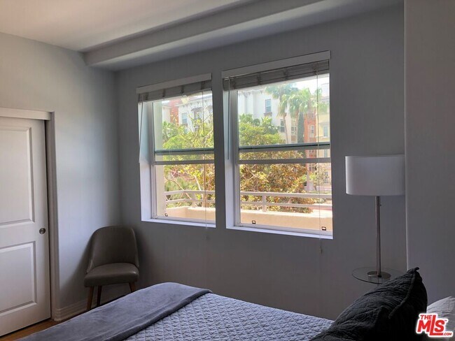 Building Photo - 7100 Playa Vista Dr