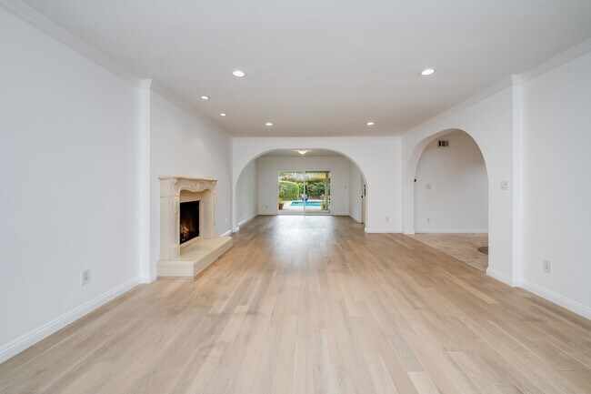 Foto del edificio - 1622 W Oak St