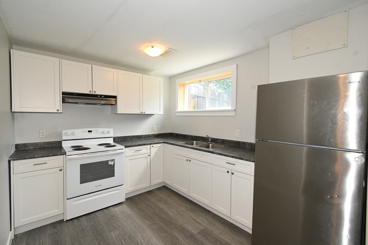 Primary Photo - 1483 Milburn Ave