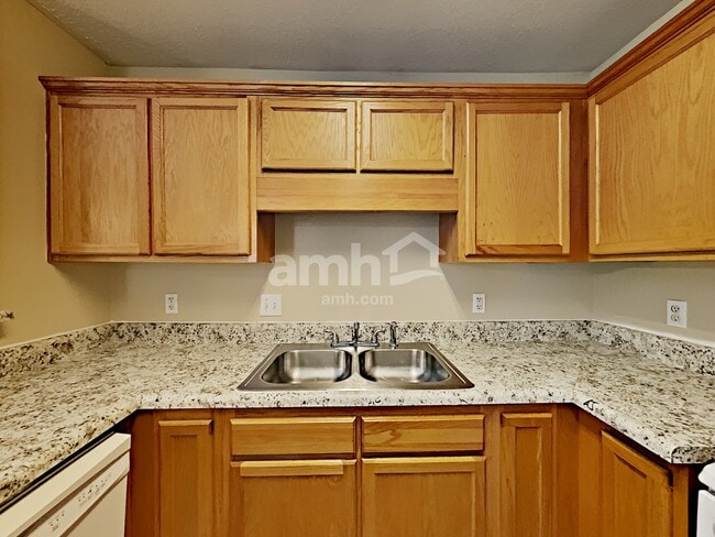 Building Photo - 1137 Benton Mason Dr
