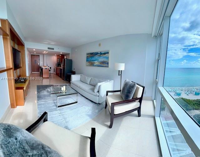 Building Photo - 6801 Collins Ave