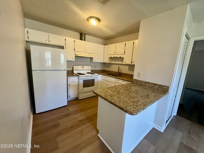 Foto del edificio - 8846 Cavender Dr