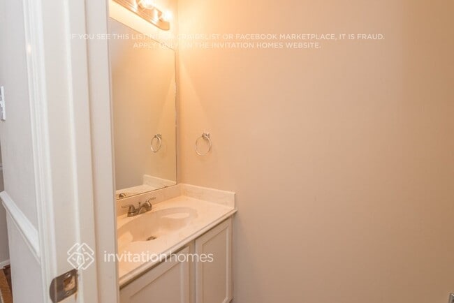 Building Photo - 15119 Manor Hill Dr