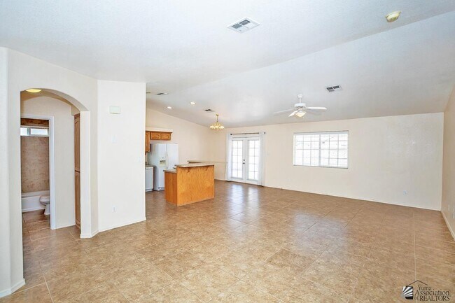 Foto del edificio - 10354 E 37th St