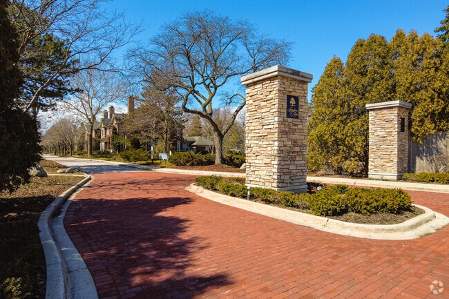 At the southern border of Indian Ridge there town homes that line the beautiful street of Linden Tree