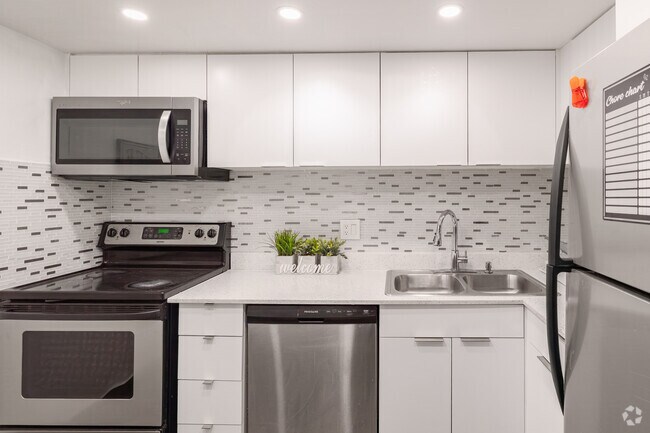 1BA, 1.5BA - 1,000SF - Cocina - Fully Furnished/ International Village