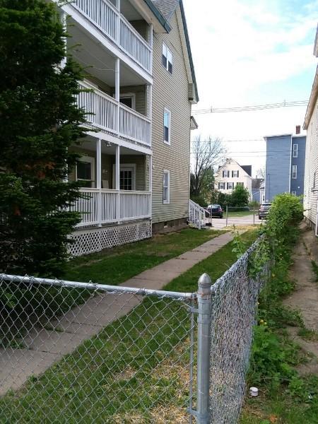 Building Photo - 241 Spruce St