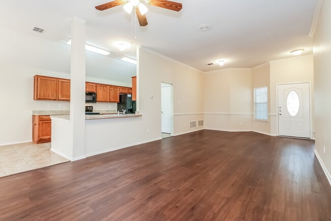 Building Photo - 948 Grand Central Pkwy