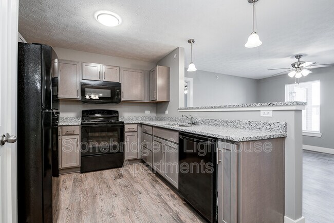 Building Photo - 1632 Old Salem Rd