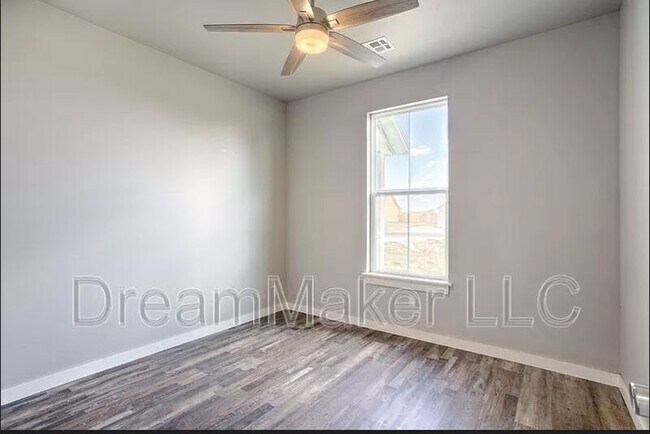 Foto del edificio - 3135 SE 34th St