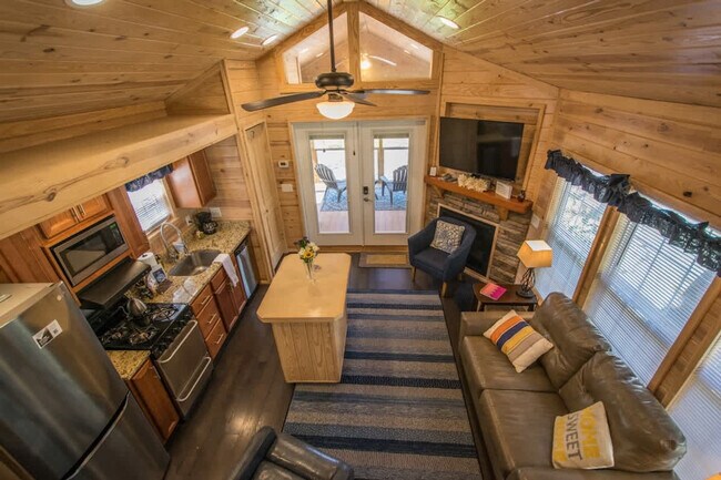 Building Photo - 85 Daydreamers Ln
