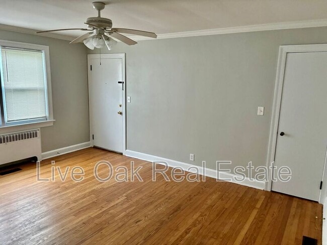 Building Photo - 9640 Sherwood Pl