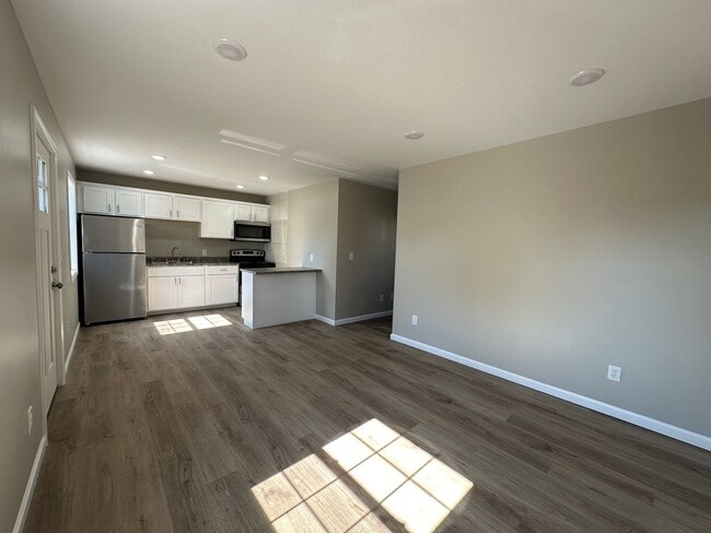 Building Photo - 115 Evergreen Pl