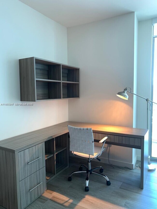 Building Photo - 1100 S Miami Ave