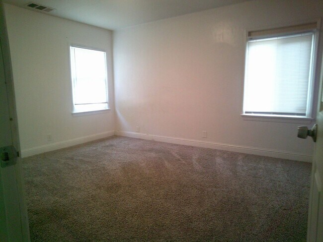 Foto del edificio - 2413 Ashby St