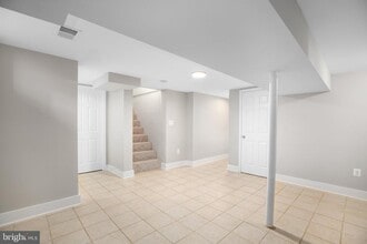 Building Photo - 1213 Stafford Ave