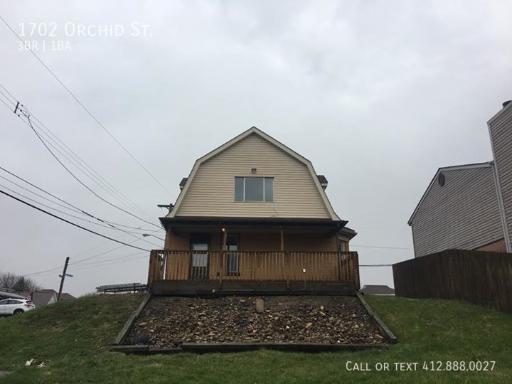 3 bedroom 1 bath Lincoln Place! Winter Spe... House Rental in