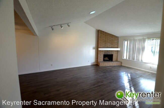 Building Photo - 3 br, 2 bath House - 5508 Fair Oaks Blvd.