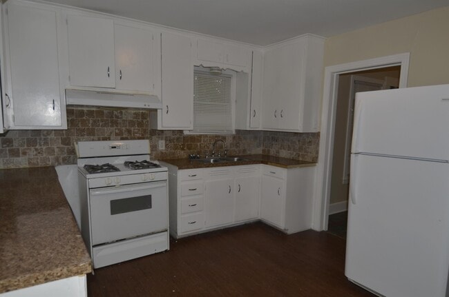 Building Photo - 2315 Reuter Ave