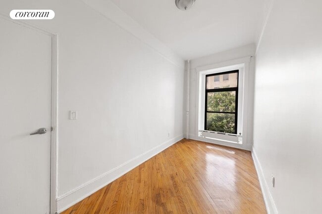 Building Photo - 4 W 90th St