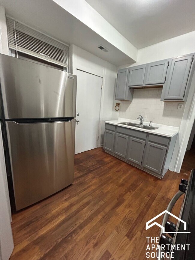 Foto del edificio - 4550 N Western Ave