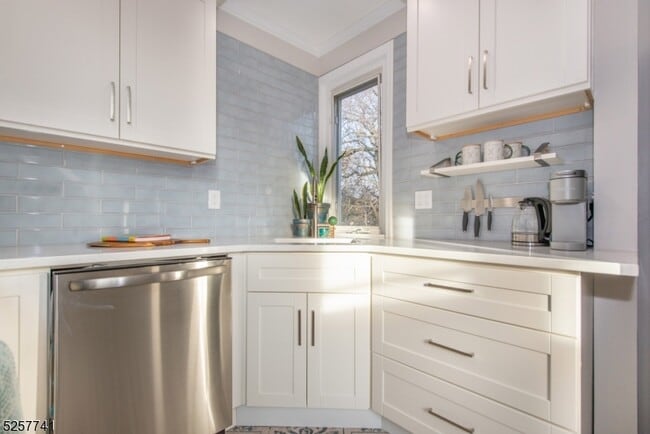 Building Photo - 140 Bellevue Ave