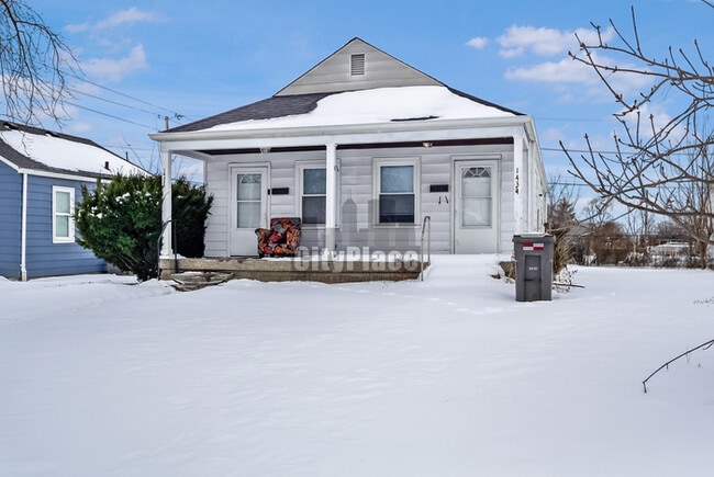 Photo - 1434 N Denny St House