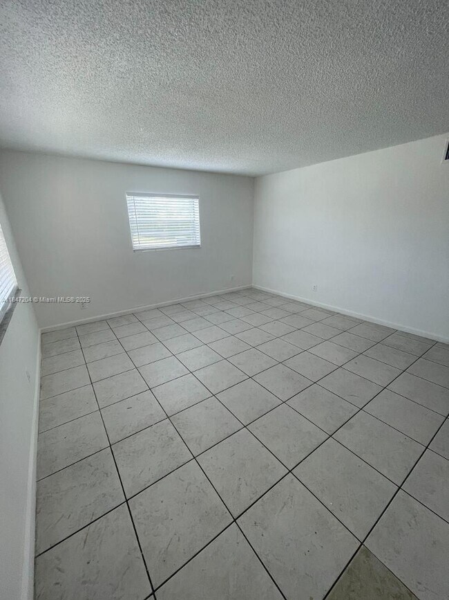Foto del edificio - 6035 SW 37th St