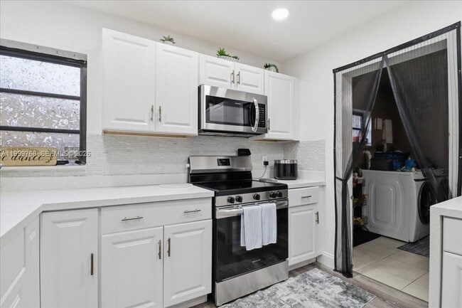 Foto del edificio - 7551 Polk St