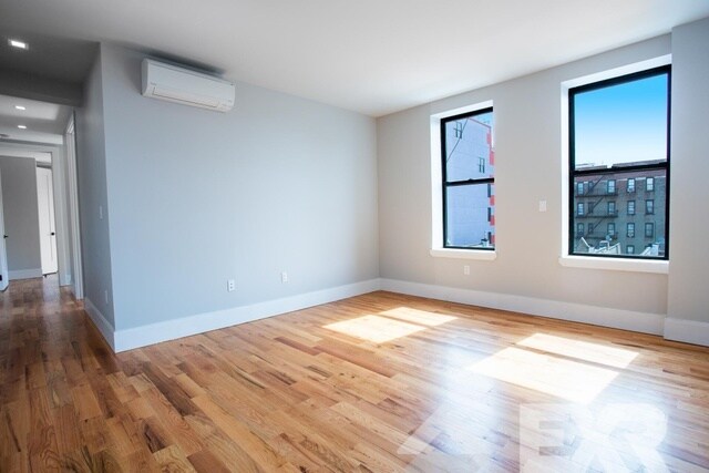 Building Photo - 245 Sullivan Pl