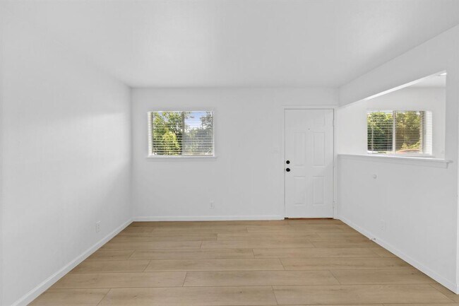 Foto del edificio - 806 E 13th St