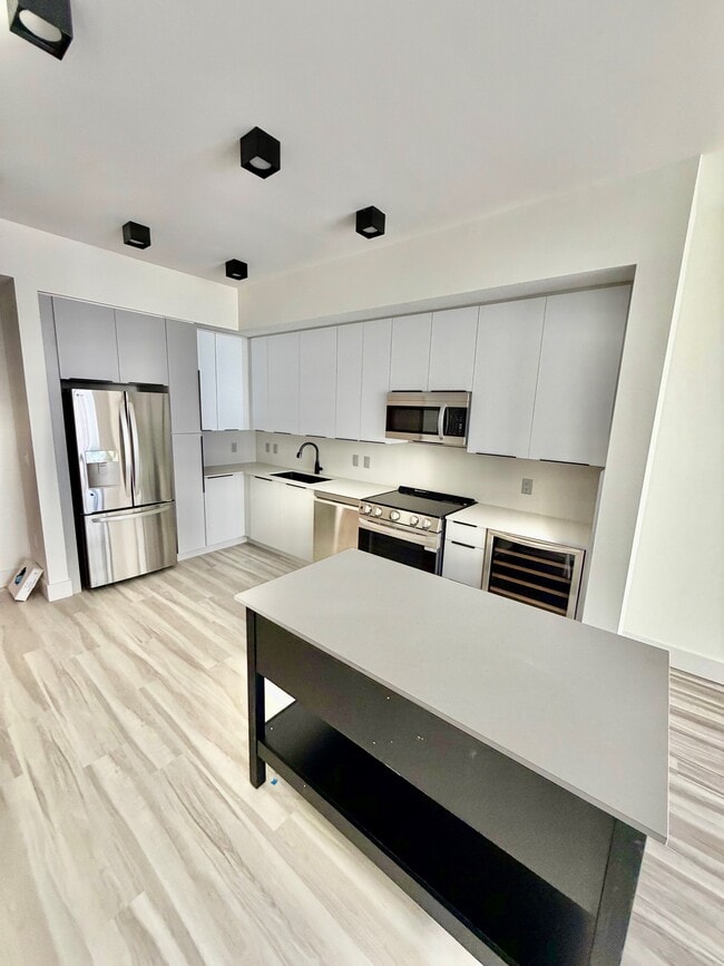 Photo - 18631 NE 25th Pl Apartment