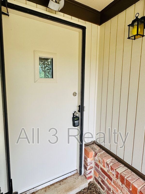 Foto del edificio - 6443 Yates Ct