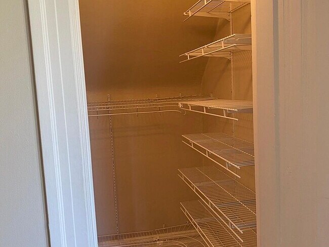 Foto del edificio - 225 Roosevelt Way