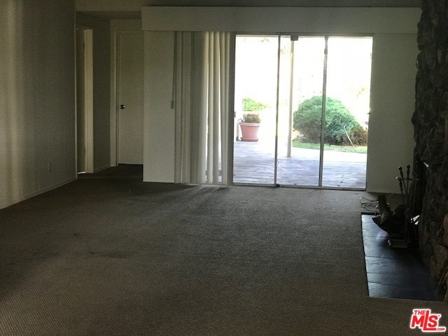 Foto del edificio - 6125 S La Cienega Blvd