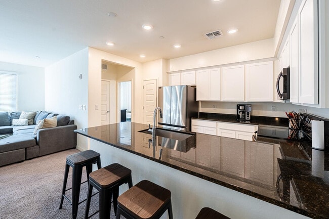 Building Photo - 2750 S Voyager Dr