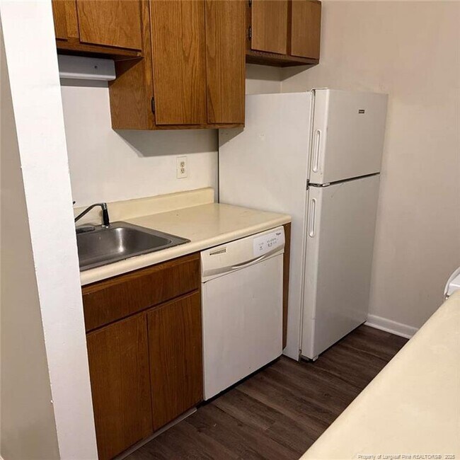 Foto del edificio - 6408 Starbrook Dr