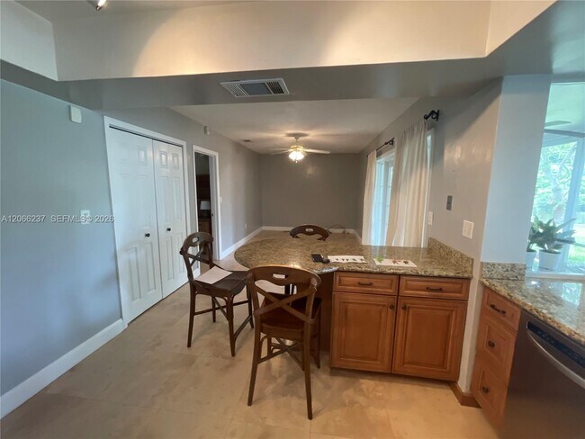 Foto del edificio - 9301 SW 54th St