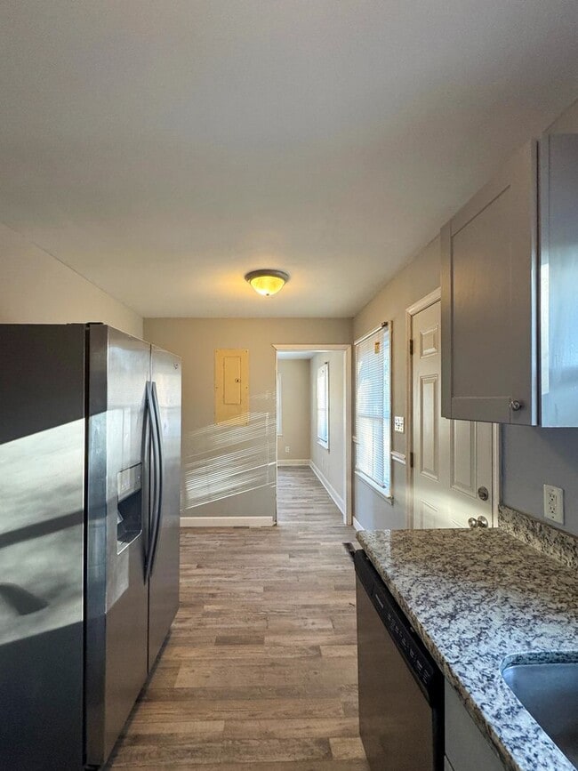 Foto del edificio - Charming 3 Bed 1 Bath Home Conveniently Lo...