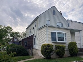 Building Photo - 513 Marcellus Rd